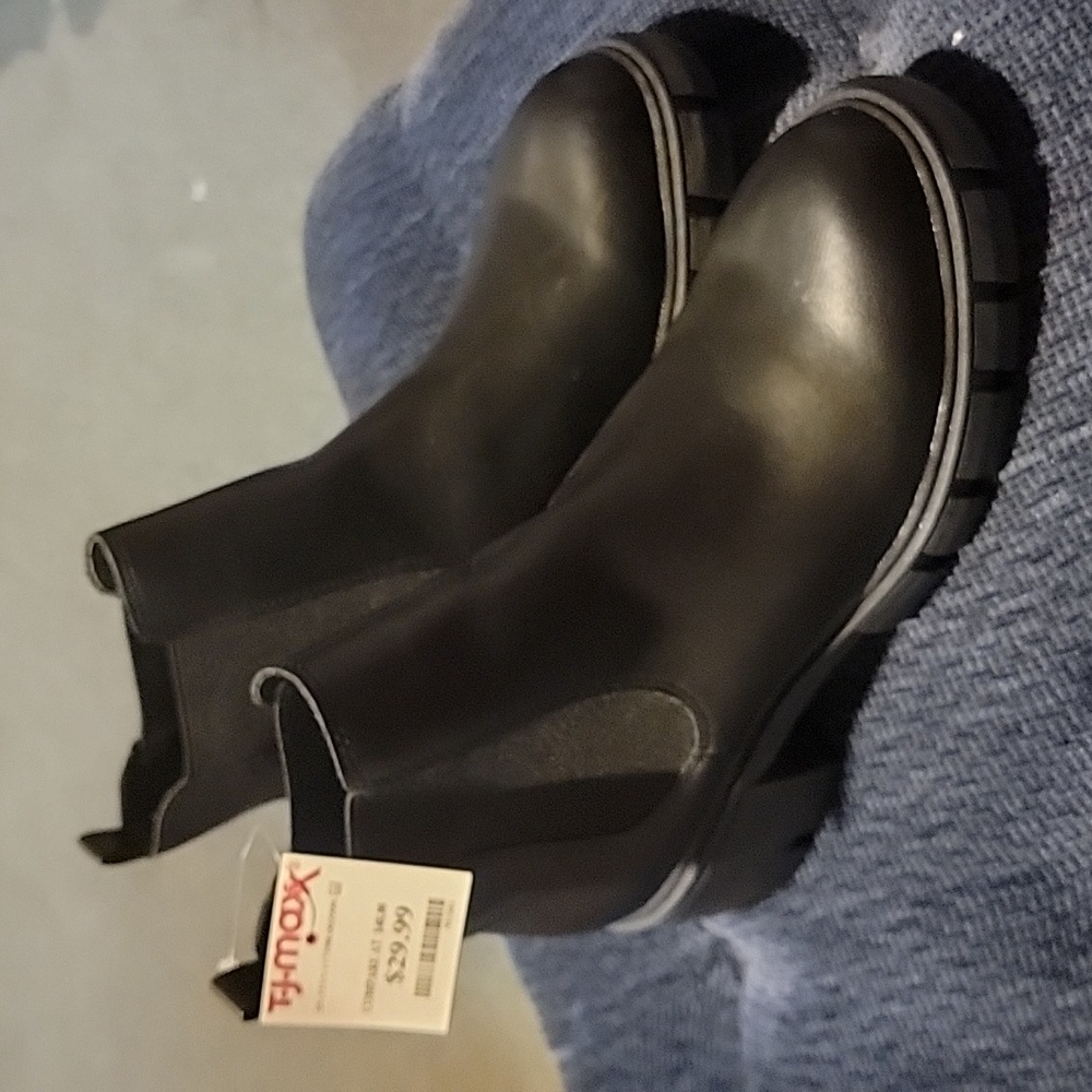 Ladies size 8.5 Madden girl boots
